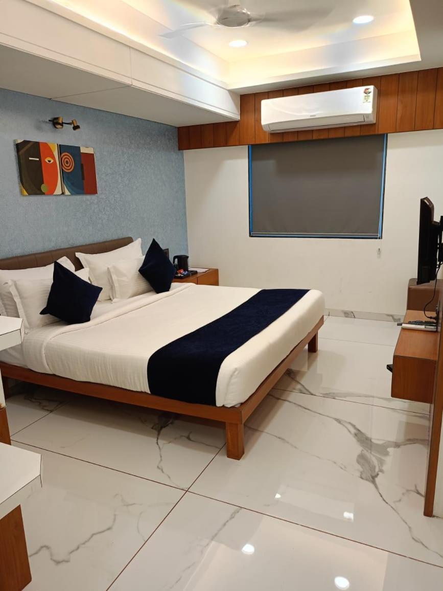 Hotel The Scenic Unity Garudeshwar Exterior foto
